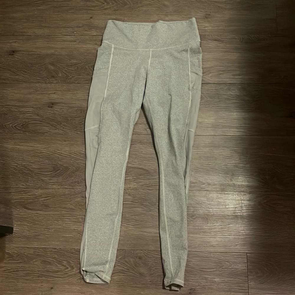 Fabletics gray mesh legging with pockets
